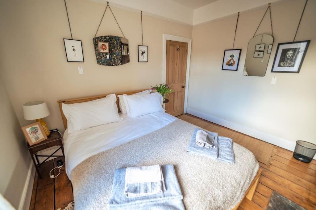 Glenroy Arts Gallery Meets Living Space Cardiff Luaran gambar