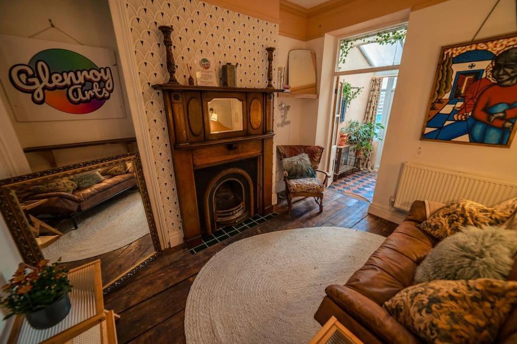 Glenroy Arts Gallery Meets Living Space Cardiff Luaran gambar